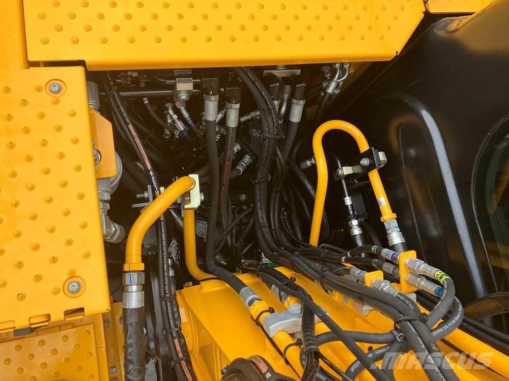 JCB JS145W Bageri točkaši