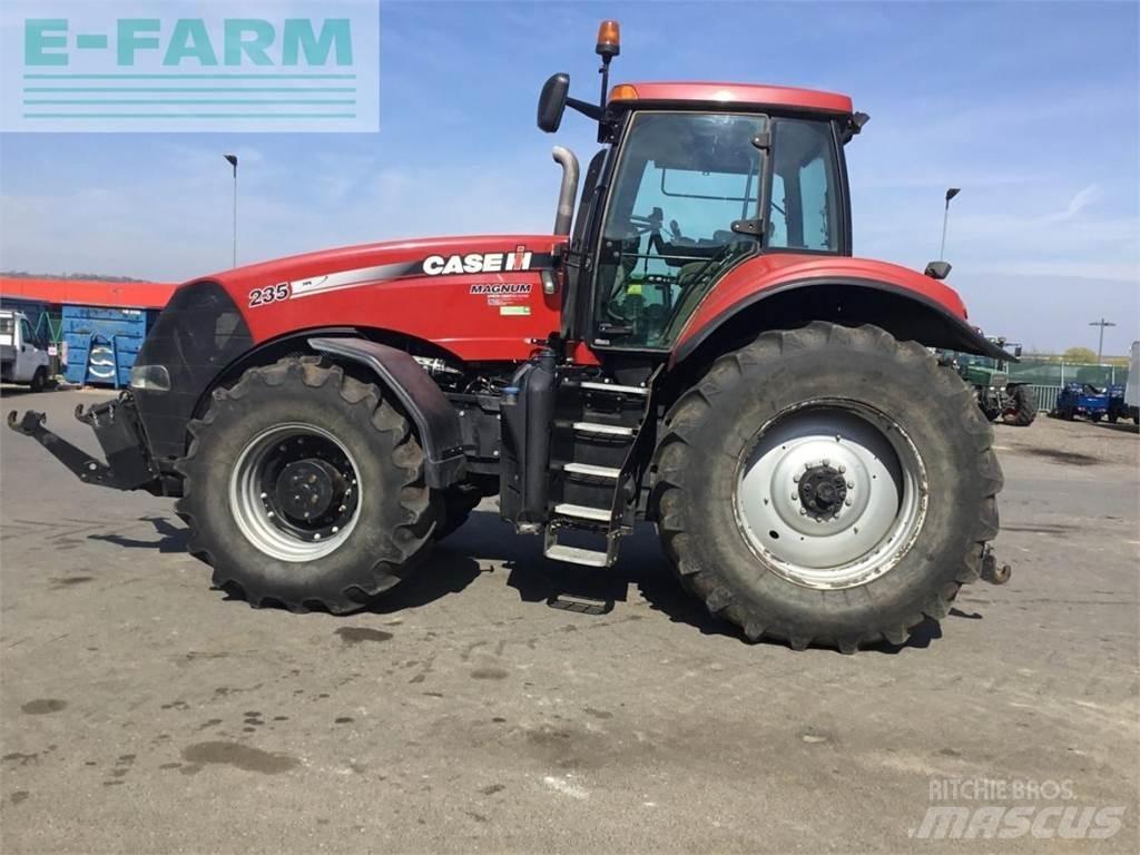 Case IH Magnum 235 Traktori