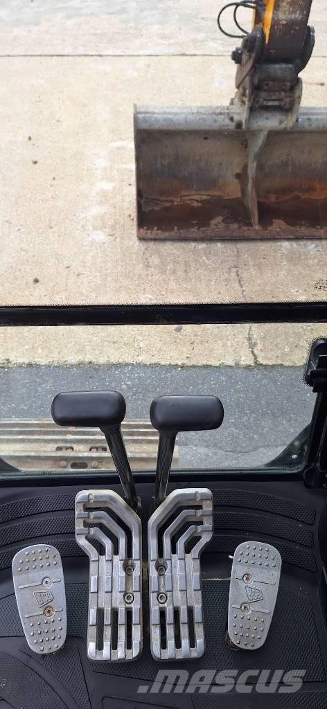 JCB JS 131 LC Bageri guseničari