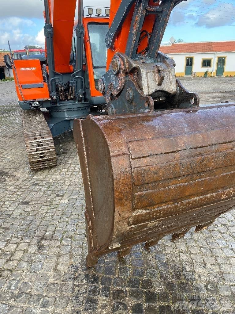 Doosan DX 220 NLC Bageri guseničari