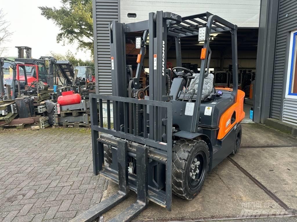 Doosan D30NX Dizelski viljuškari