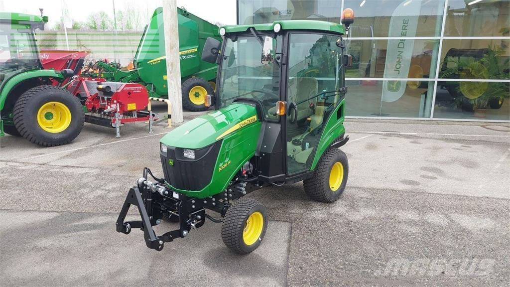 John Deere 1026R Traktori