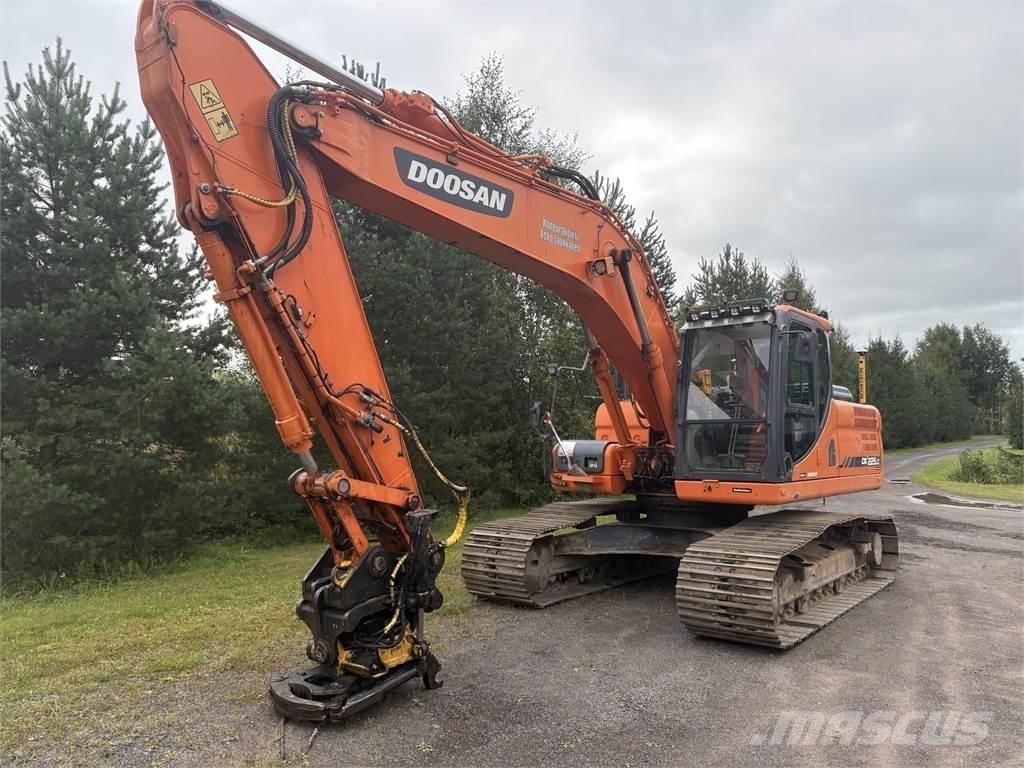 Doosan DX225LC-3 Bageri guseničari