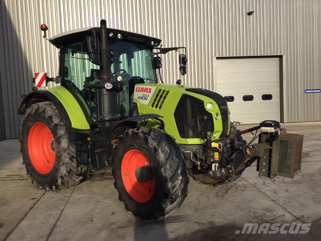 CLAAS ARION 550 Traktori