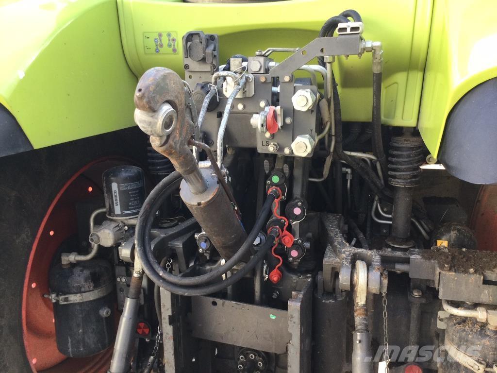 CLAAS ARION 550 Traktori