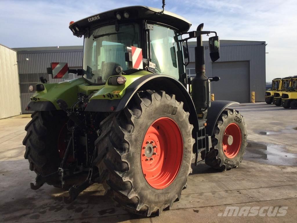 CLAAS ARION 550 Traktori