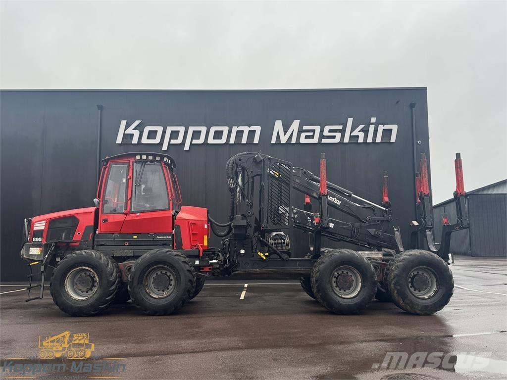 Komatsu 895 Forvarderi