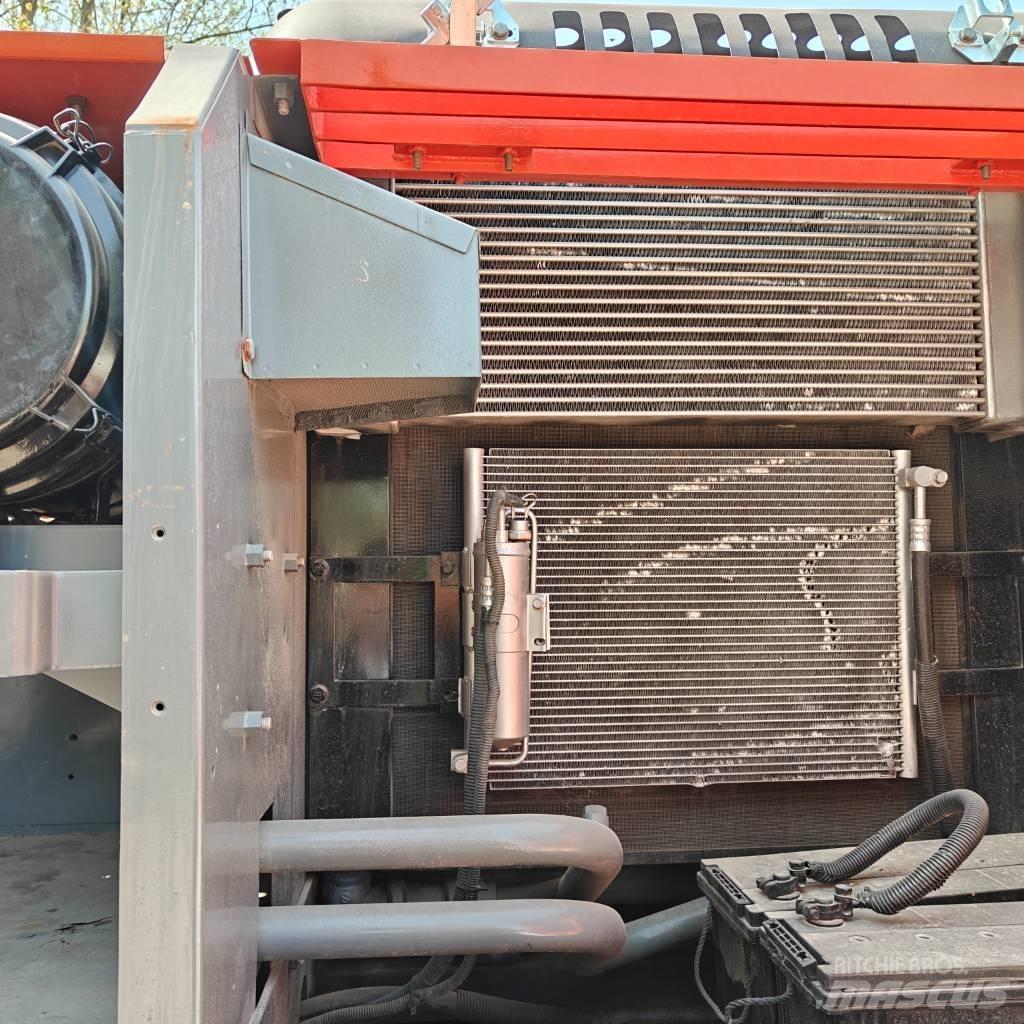 Hitachi ZX200 Bageri guseničari