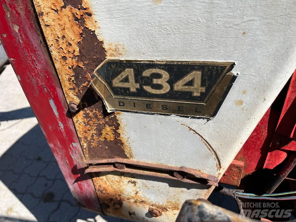 McCormick IH 434 Traktori