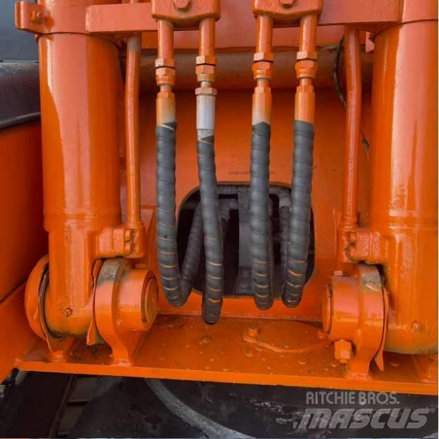 Hitachi ZX120 Bageri guseničari