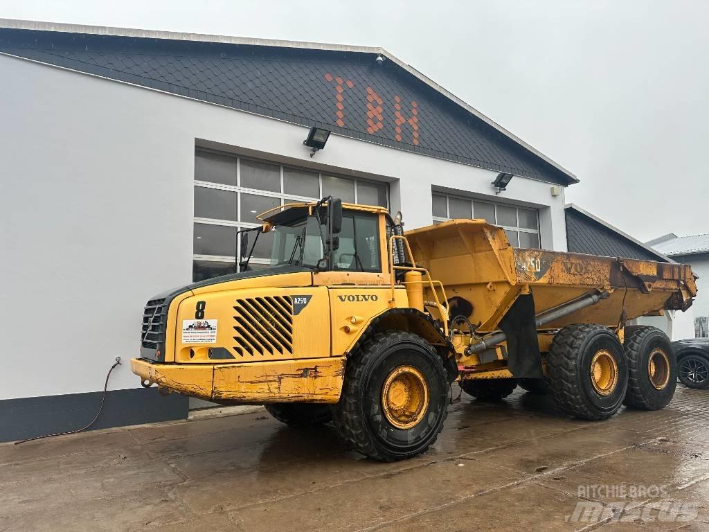 Volvo A 25 D Nr.8 Zglobni damperi