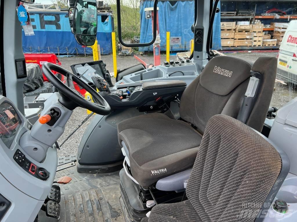Valtra T 254 V Traktori