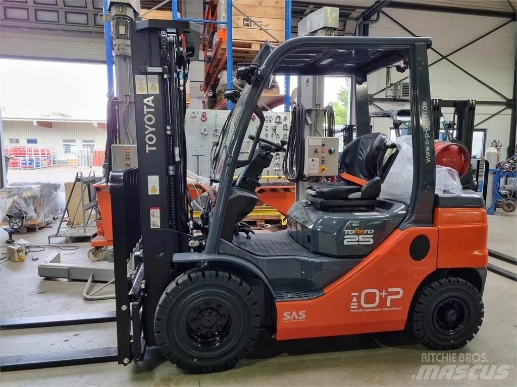 Toyota 02-8FGF25 Plinski viljuškari