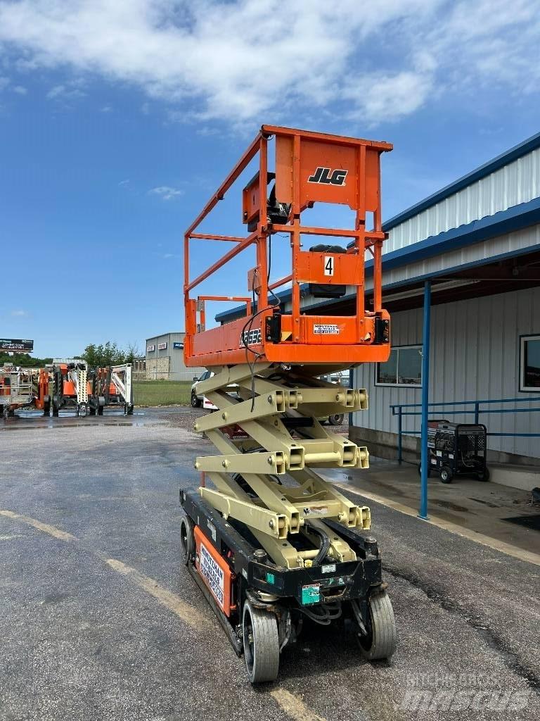 JLG R2632 Makazaste platforme