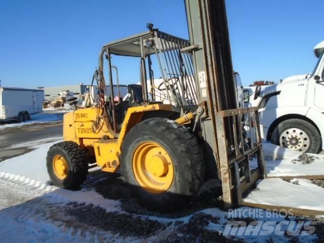 JCB 940 Vanterenski viljuškar