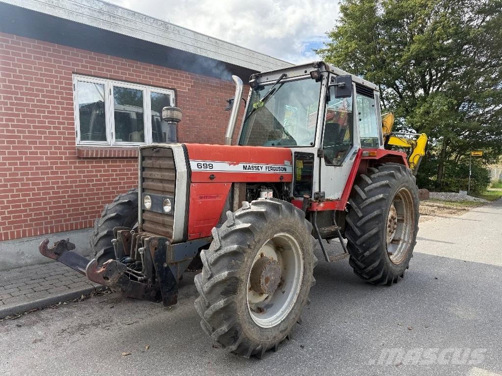 Massey Ferguson 699 Traktori