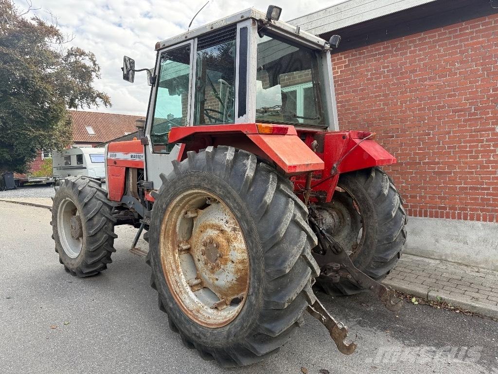 Massey Ferguson 699 Traktori