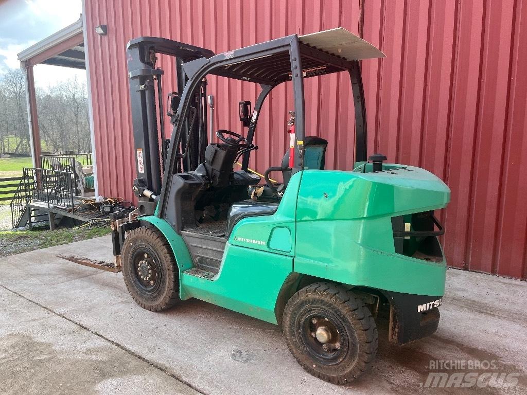 Mitsubishi FD40N1 Vanterenski viljuškar