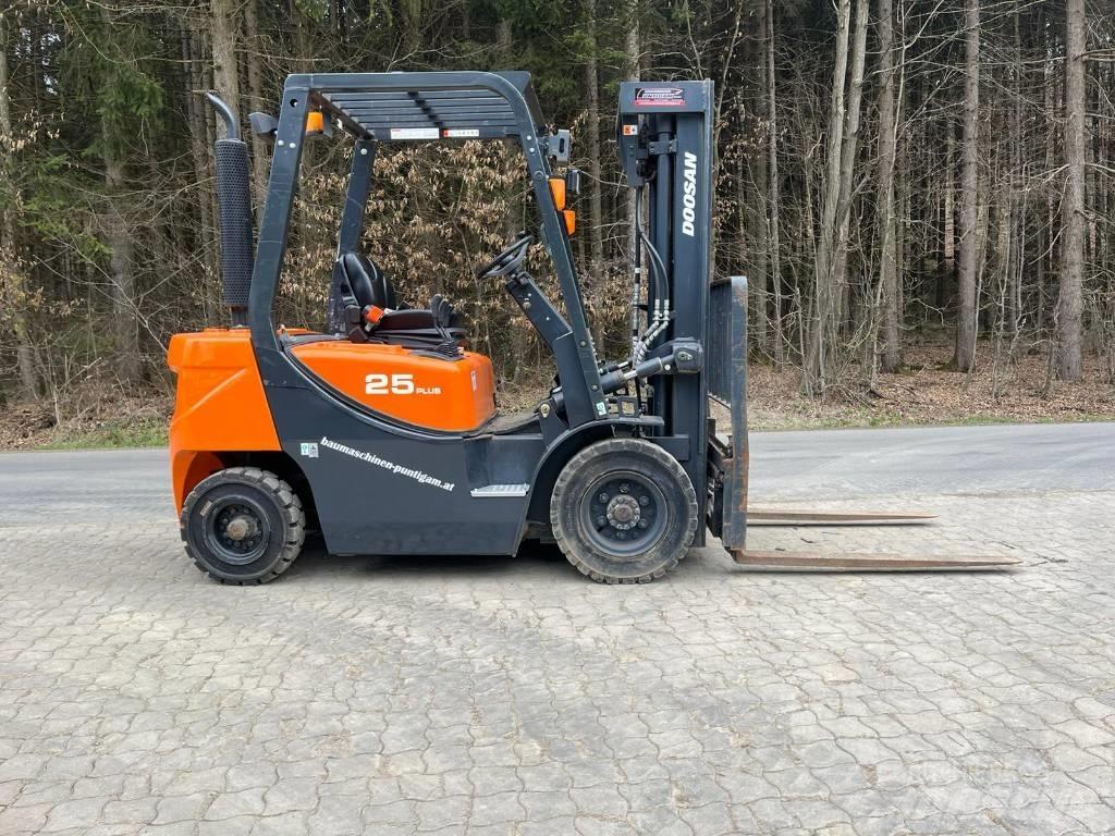 Doosan D 25 GP Dizelski viljuškari
