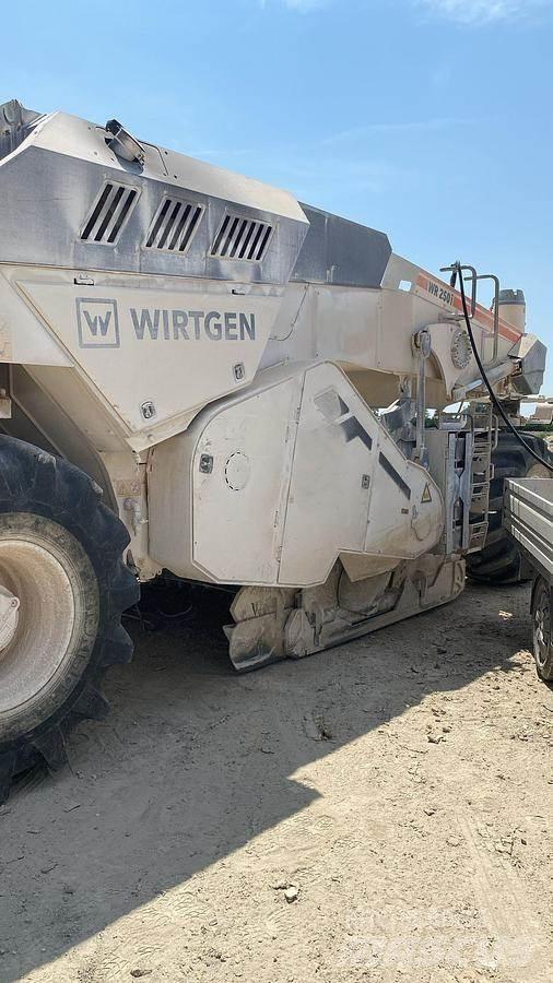 Wirtgen WR250i Mašine za reciklažu asfalta