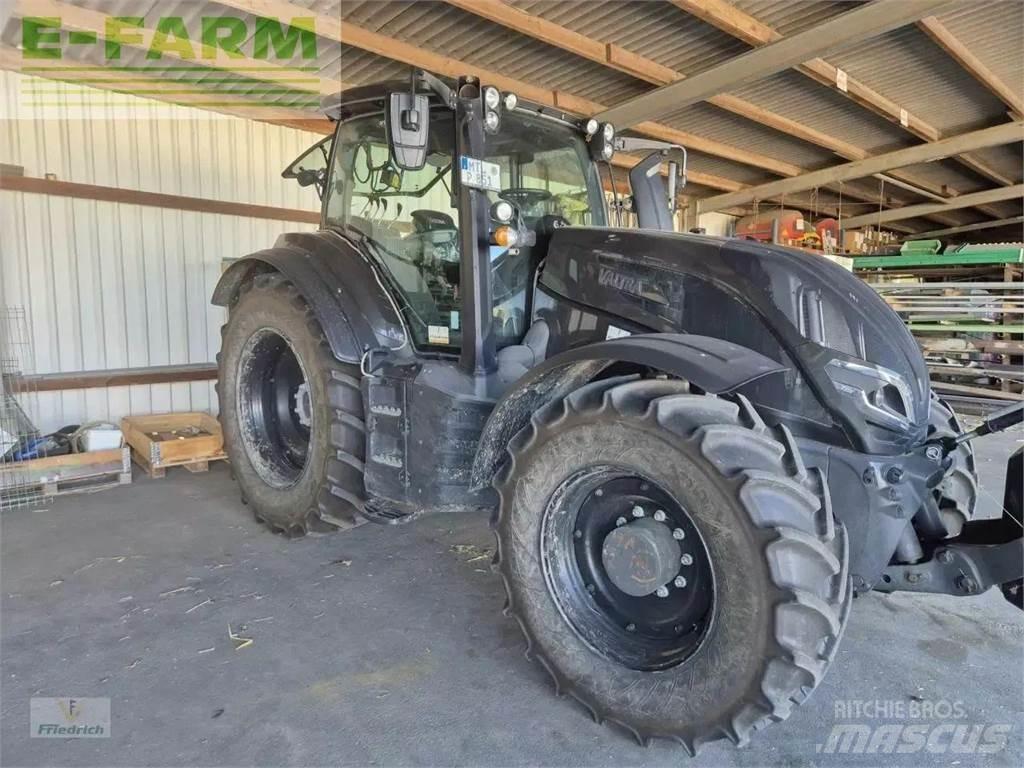 Valtra t235a Traktori