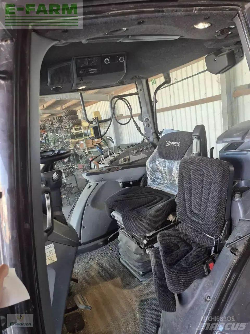 Valtra t235a Traktori