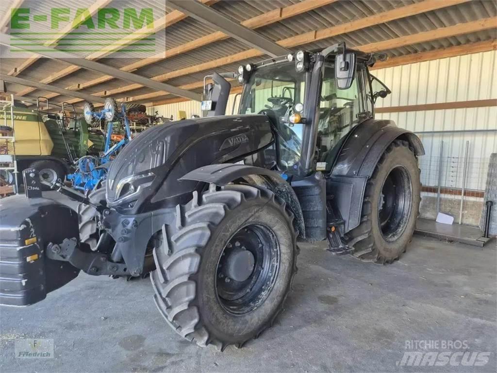 Valtra t235a Traktori