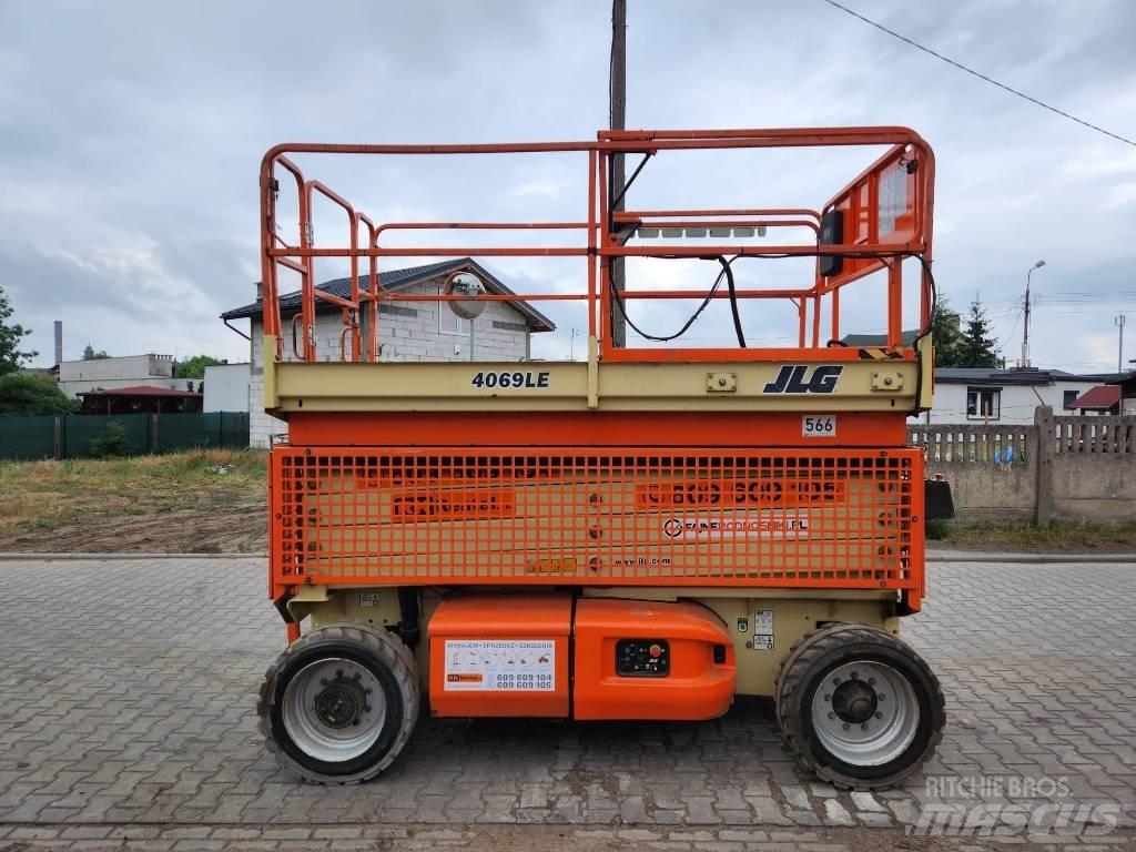 JLG E 4069 LE Makazaste platforme