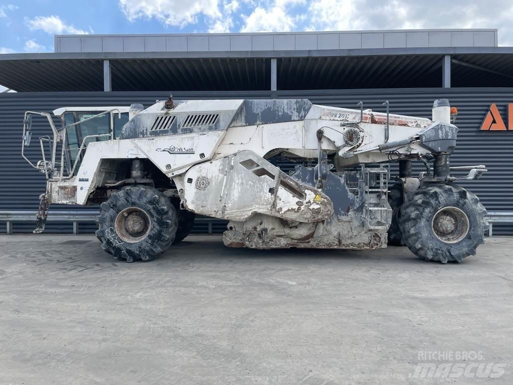 Wirtgen WR 240I Mašine za reciklažu asfalta