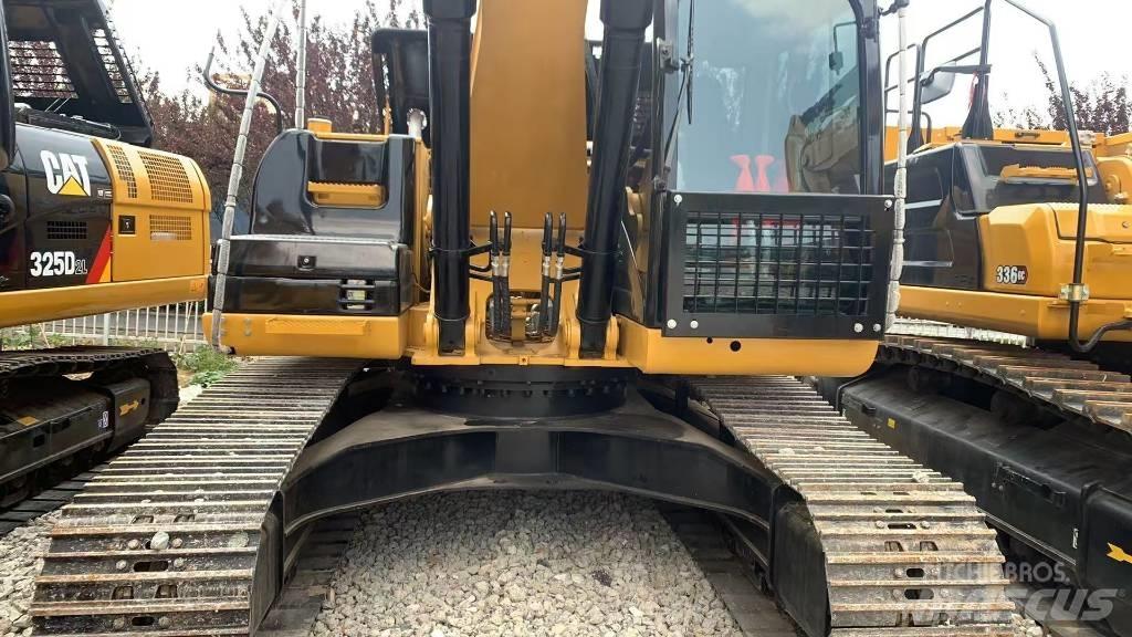 CAT 324 Bageri guseničari