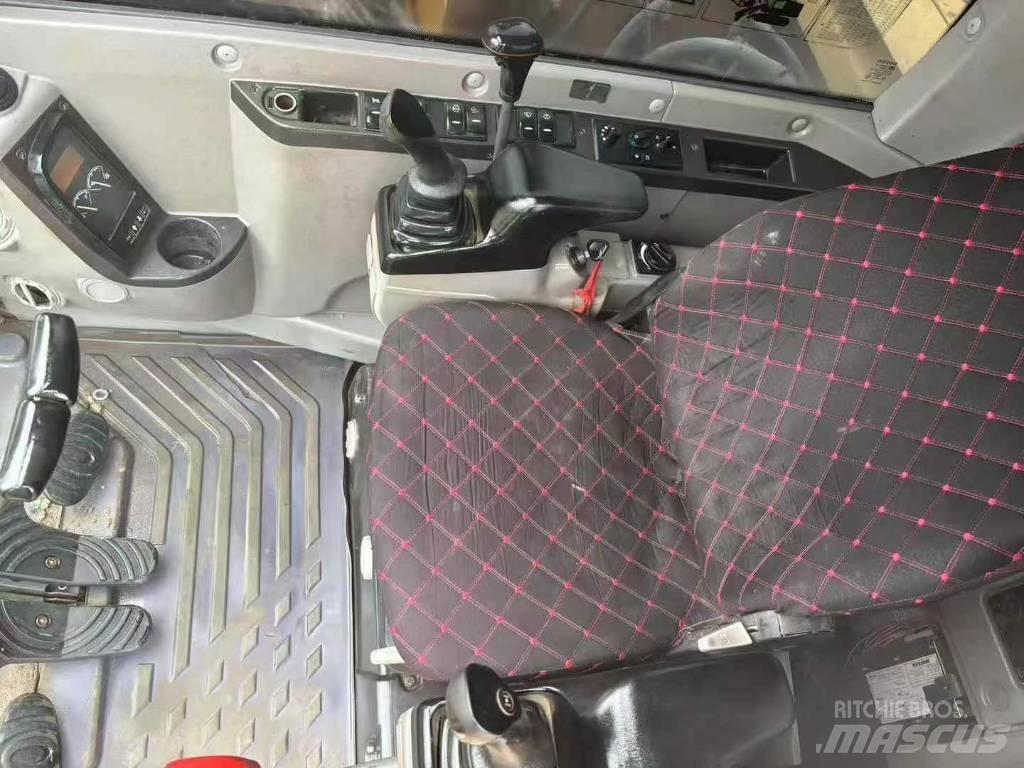 Volvo EC80 Bageri guseničari