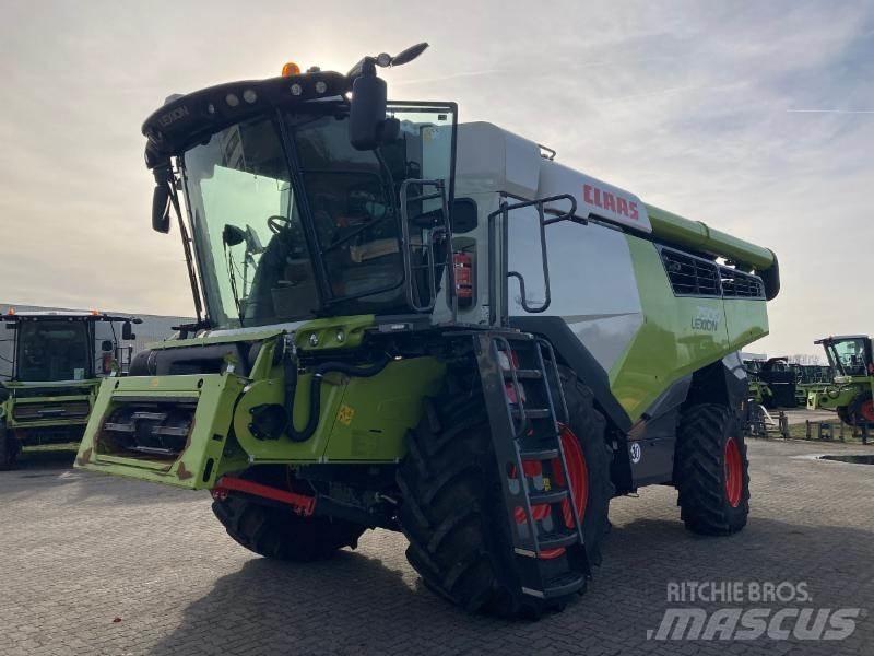 CLAAS LEXION 7500 Kombajni