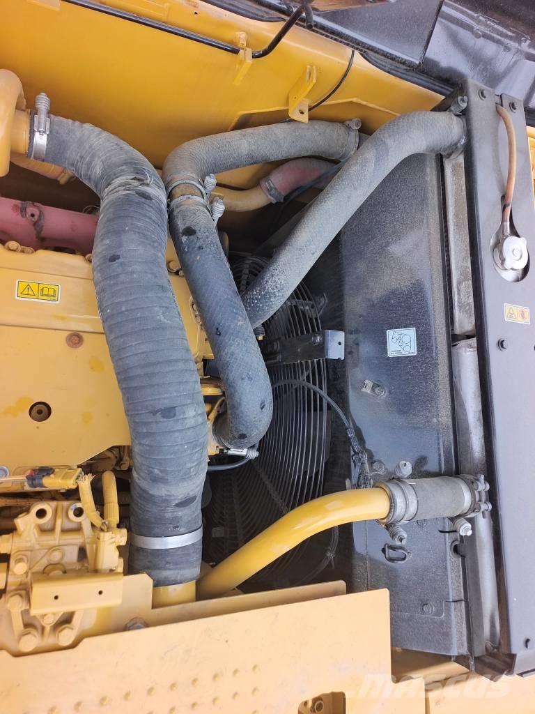 CAT 320 D2L Bageri guseničari