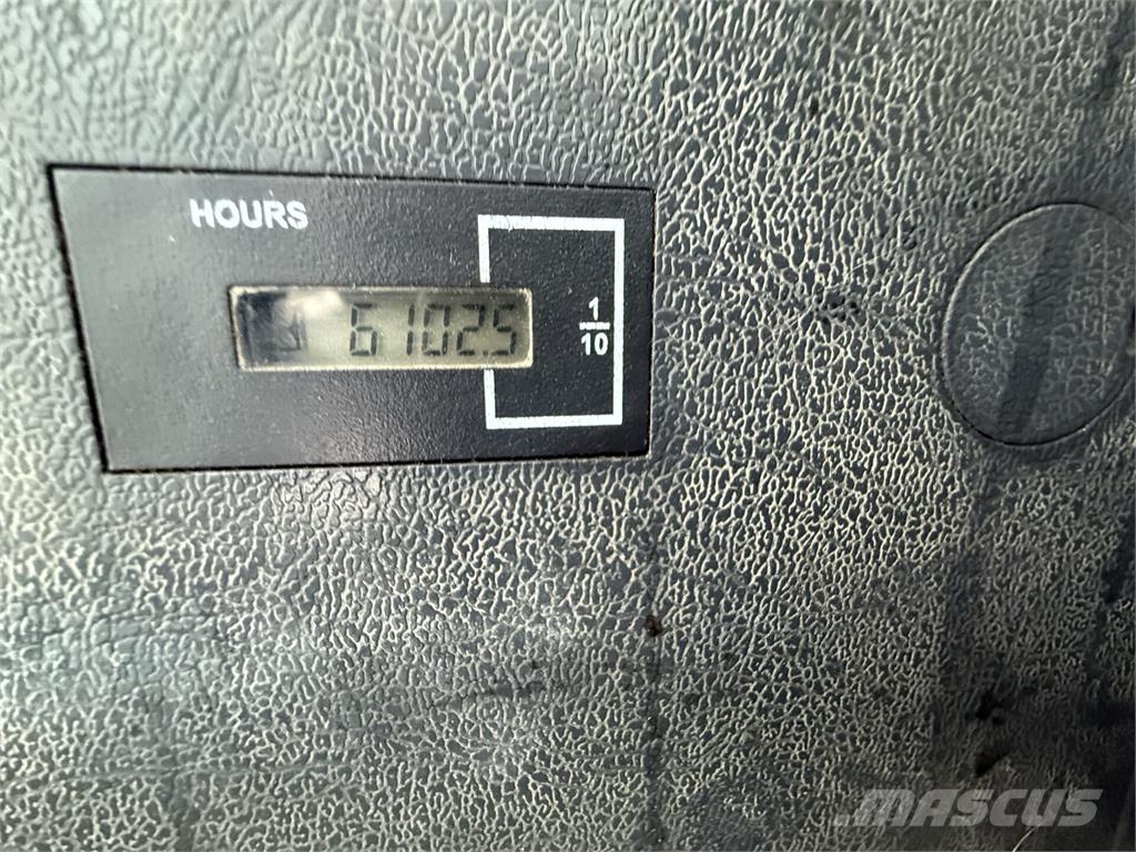 Hyundai HX140 HWC Bageri guseničari