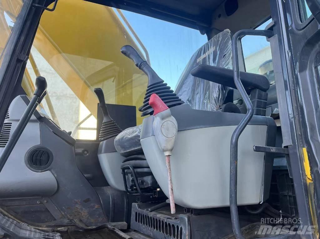 Komatsu pc220-8mo Bageri guseničari