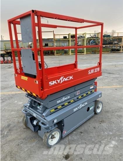 SkyJack SJ III 3219 Makazaste platforme