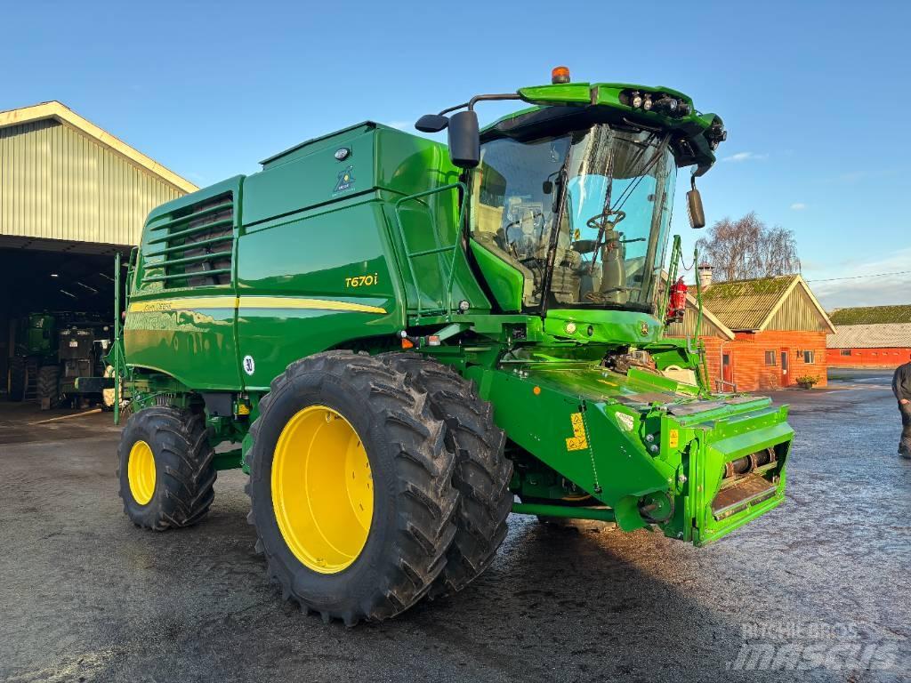 John Deere T670I 4WD Kombajni