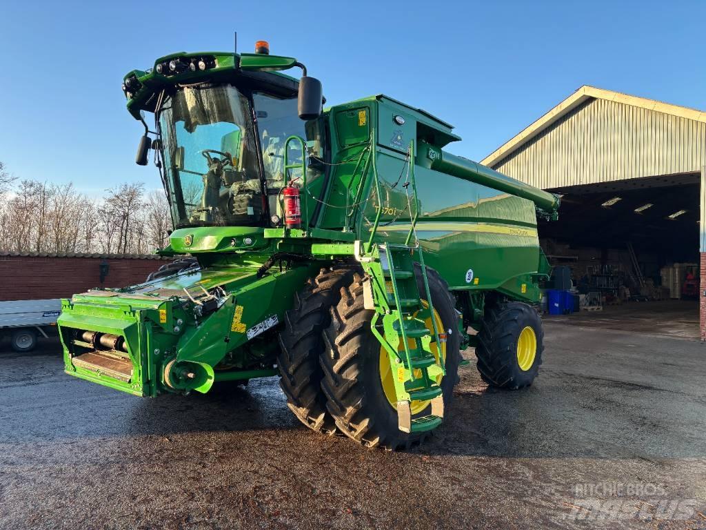 John Deere T670I 4WD Kombajni