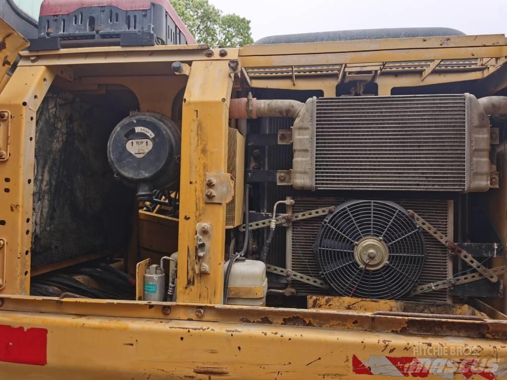 Komatsu PC 200-7 Bageri guseničari