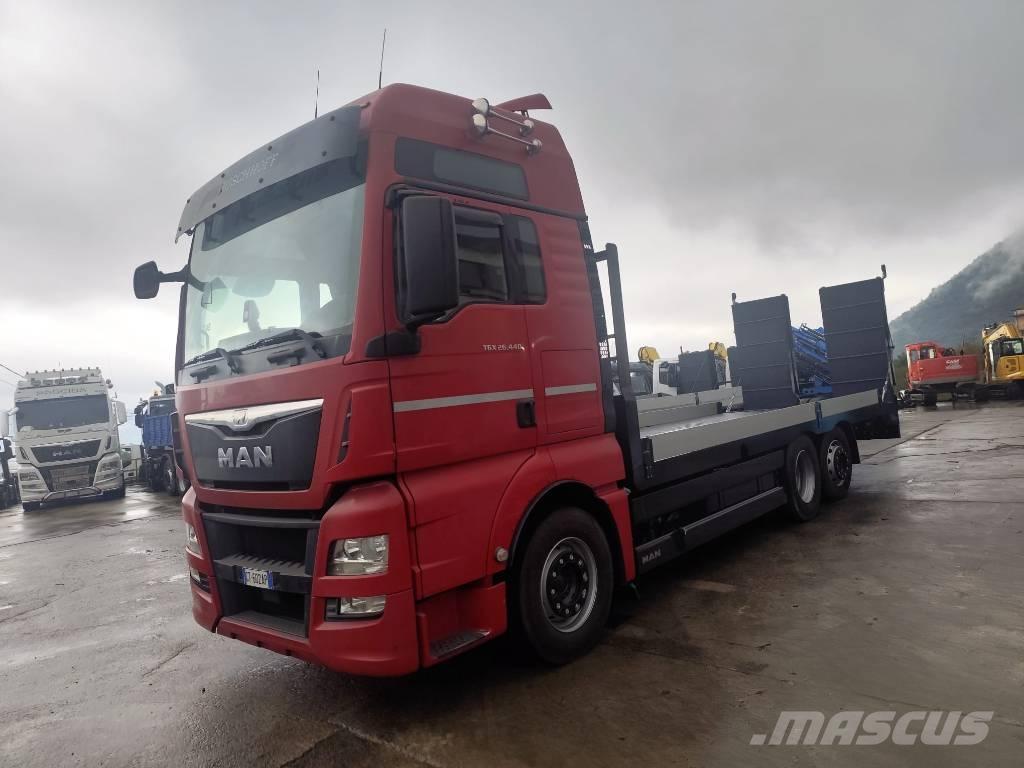 MAN TGX 26.440 Kamioni sa ravan platformom / vitlom