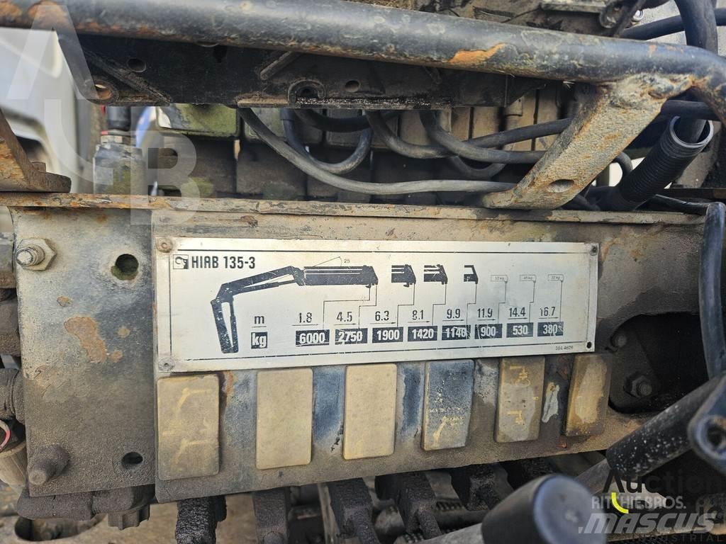 Volvo FE320 Rol kiper kamioni sa kukom za podizanje tereta