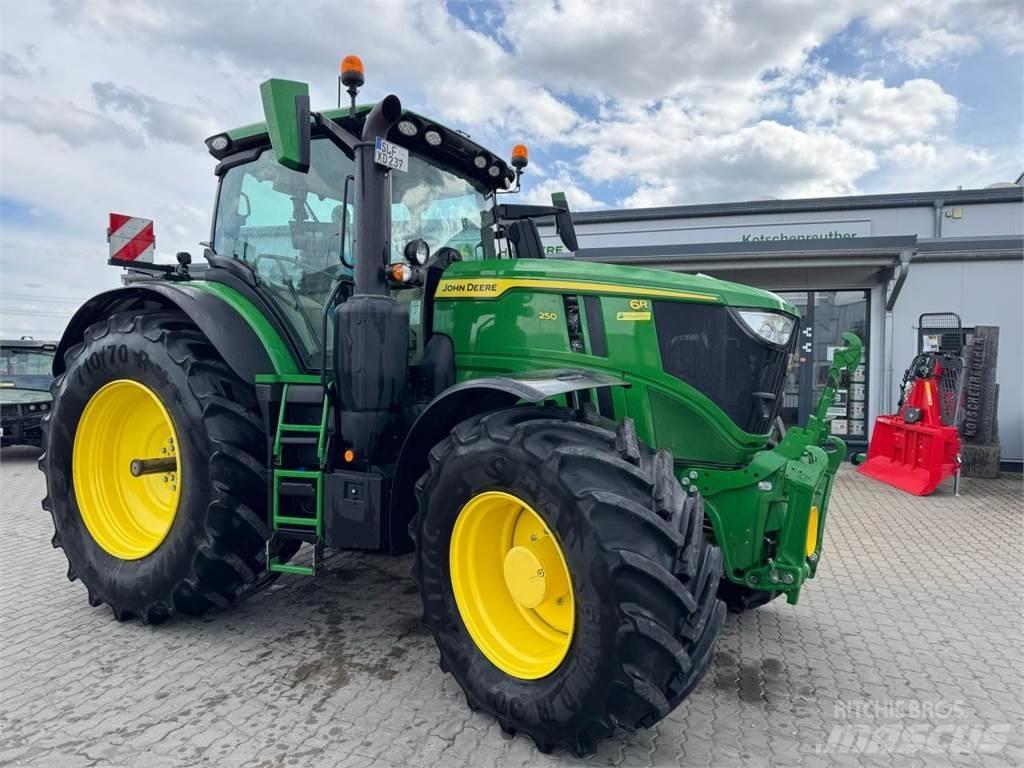 John Deere 6R 250 Traktori