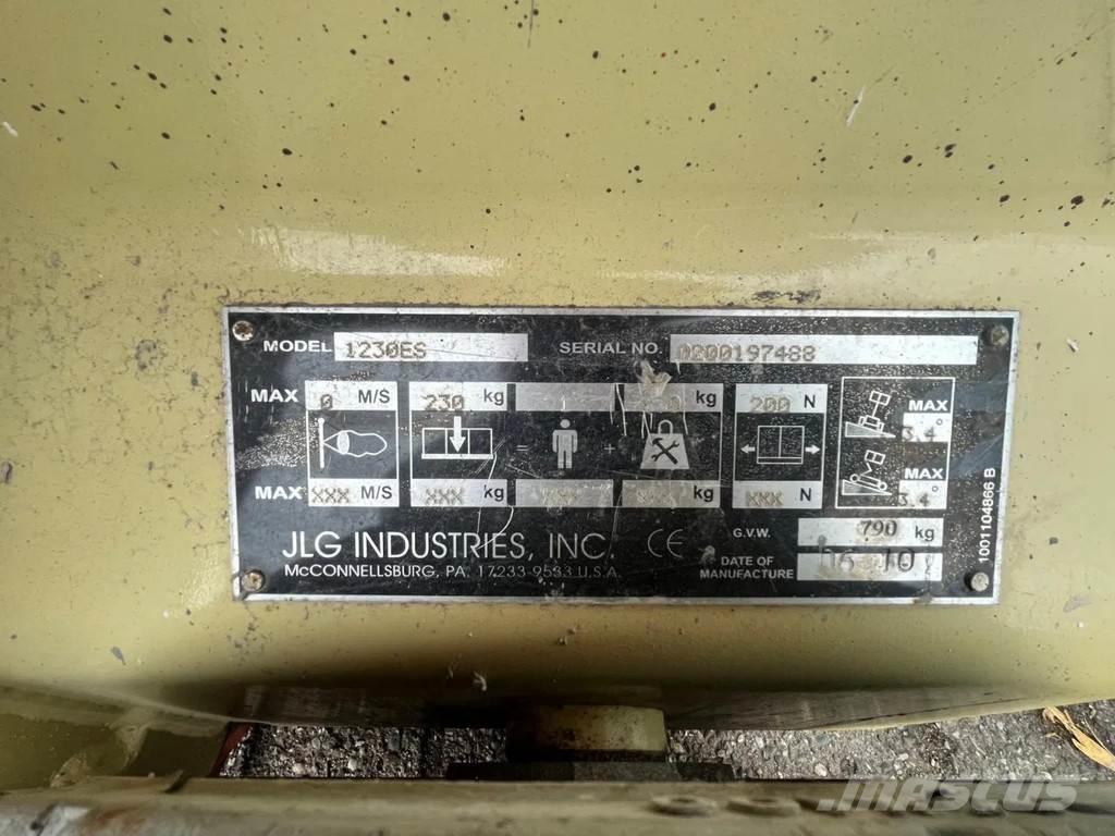 JLG 1230ES Teleskopske podizne platforme