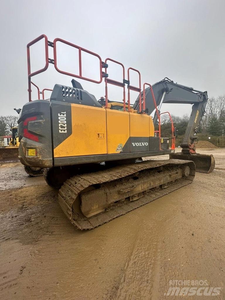 Volvo EC200EL Bageri guseničari