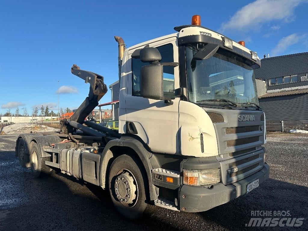 Scania P420 Rol kiper kamioni sa kukom za podizanje tereta