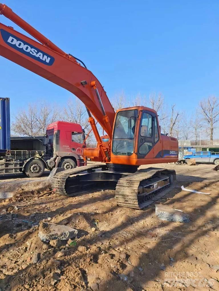 Doosan DH225LC-7 Bageri guseničari