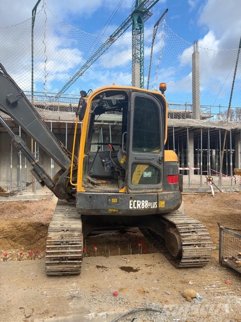 Volvo ECR 88 PLUS Midi bageri 7t – 12t