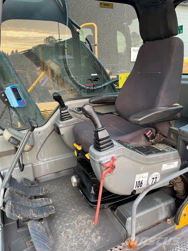 Volvo EC240B Bageri guseničari