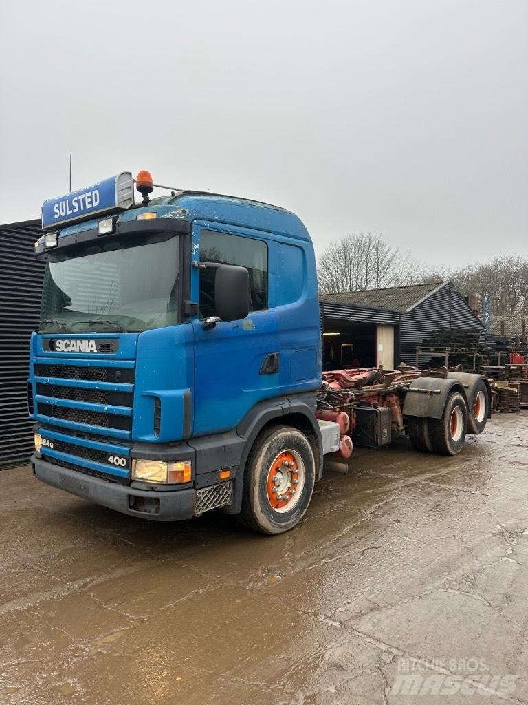 Scania 124 Rol kiper kamioni sa kukom za podizanje tereta