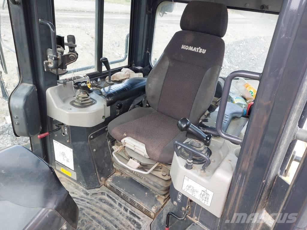 Komatsu D61PX-24 Buldožeri guseničari